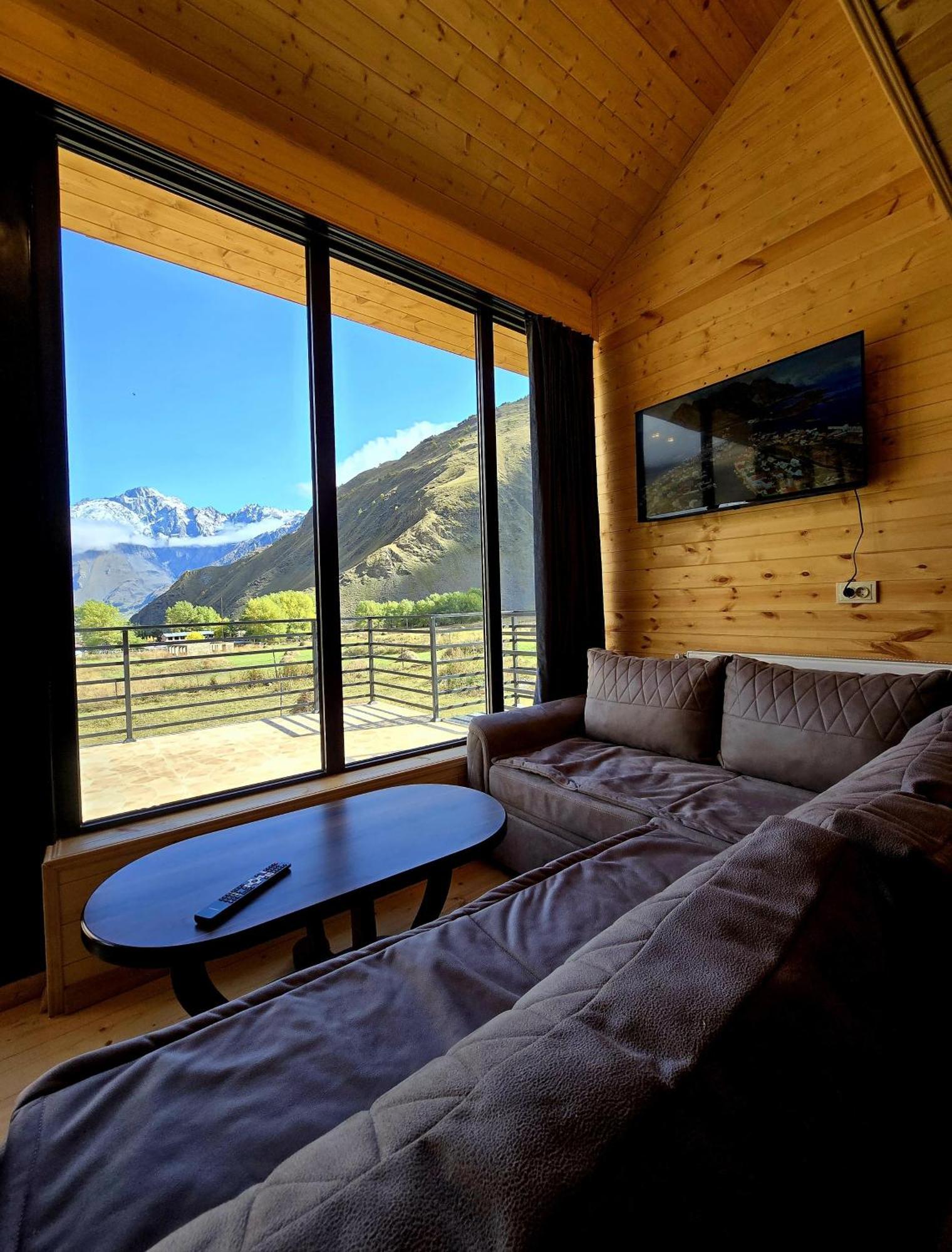 Grand Mountain Chalet Stepantsminda