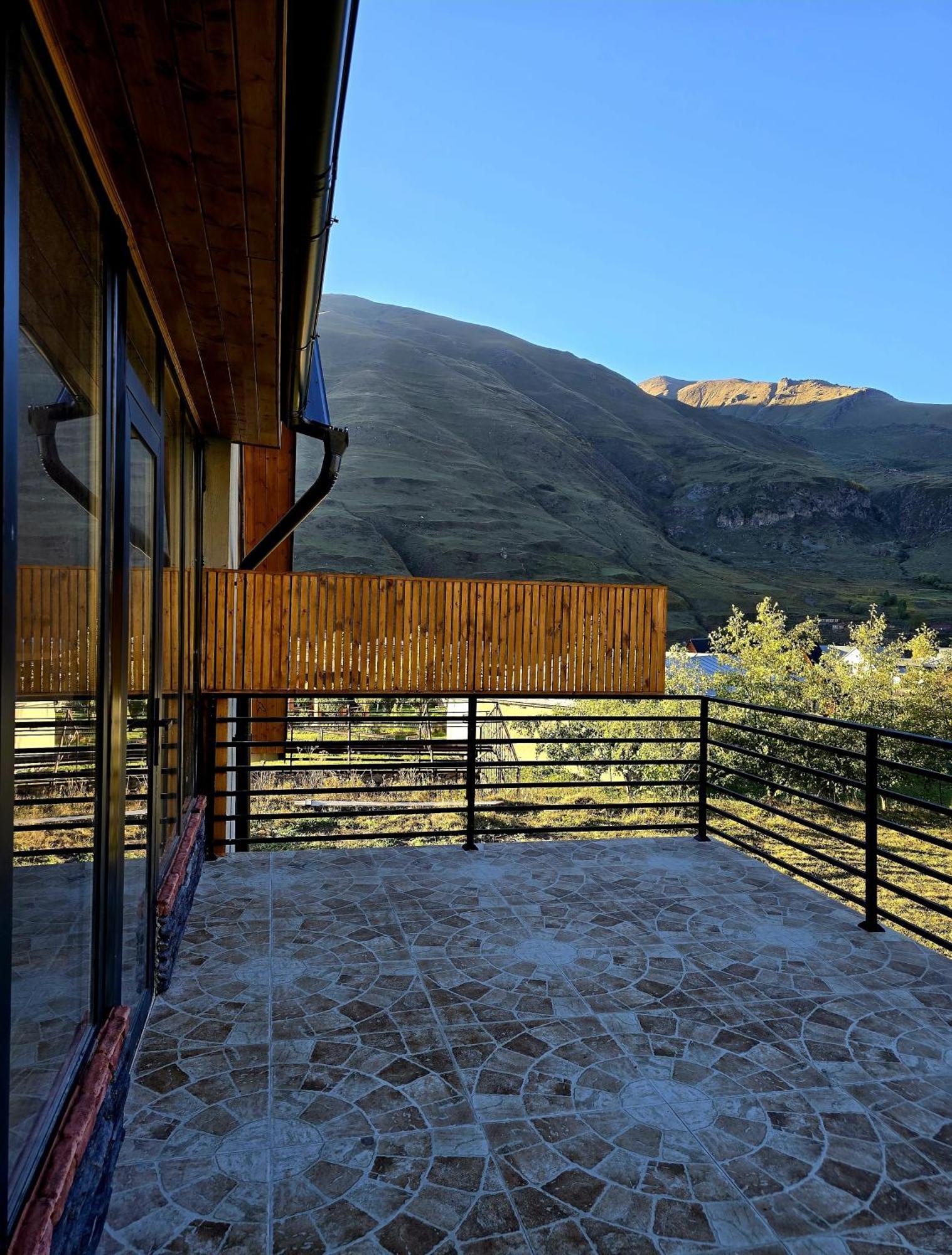 Grand Mountain Chalet Stepantsminda
