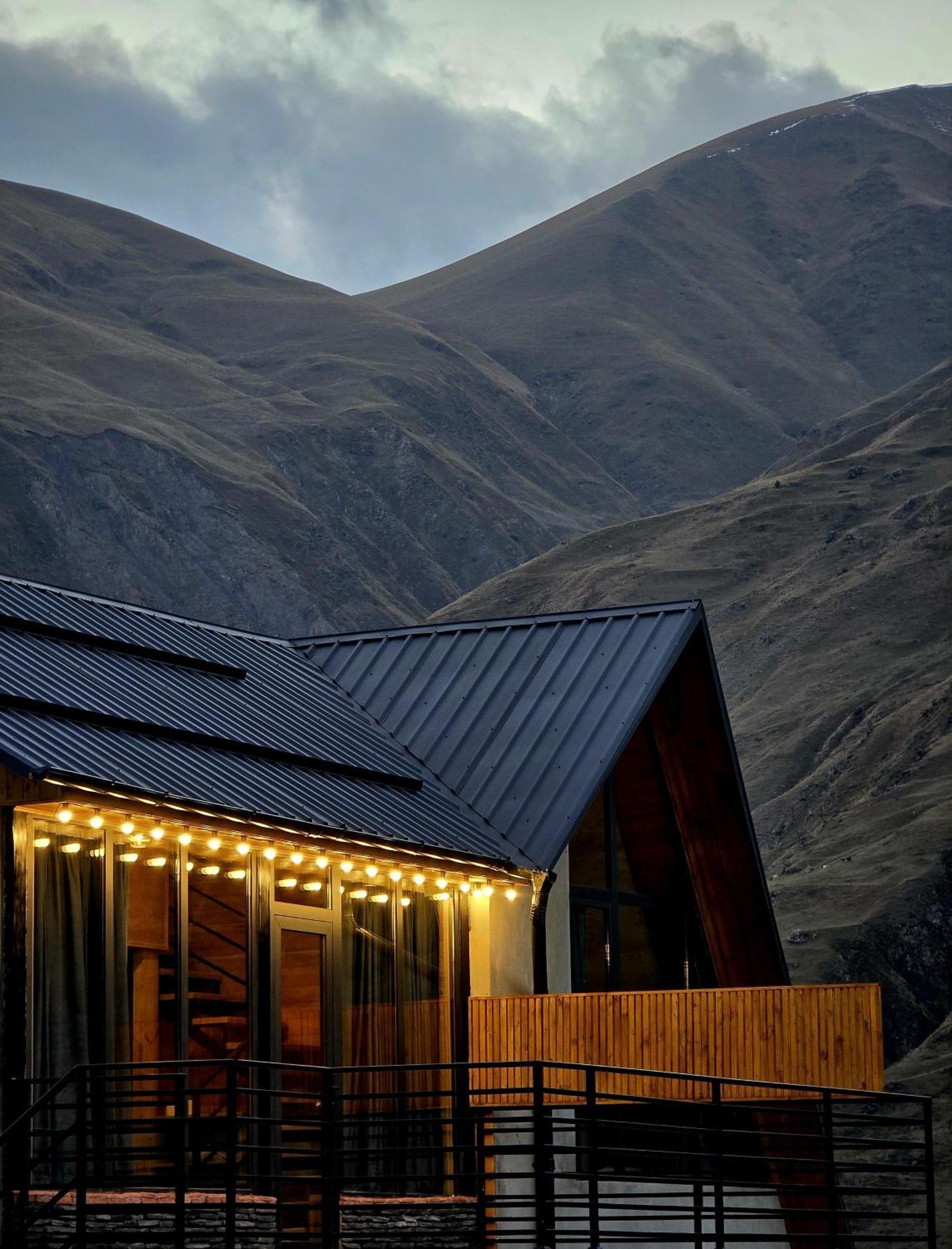Grand Mountain Chalet