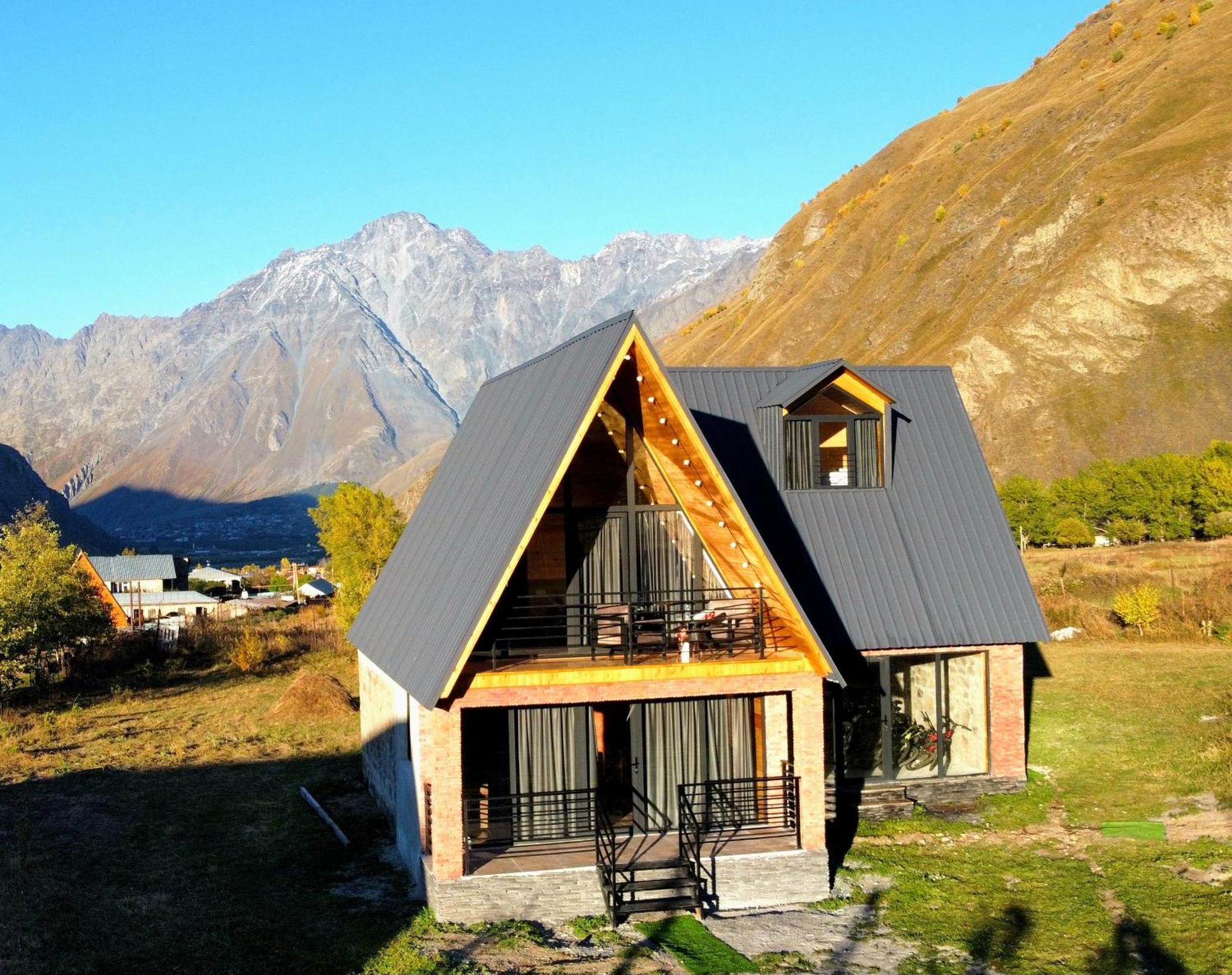 Grand Mountain Chalet Stepantsminda